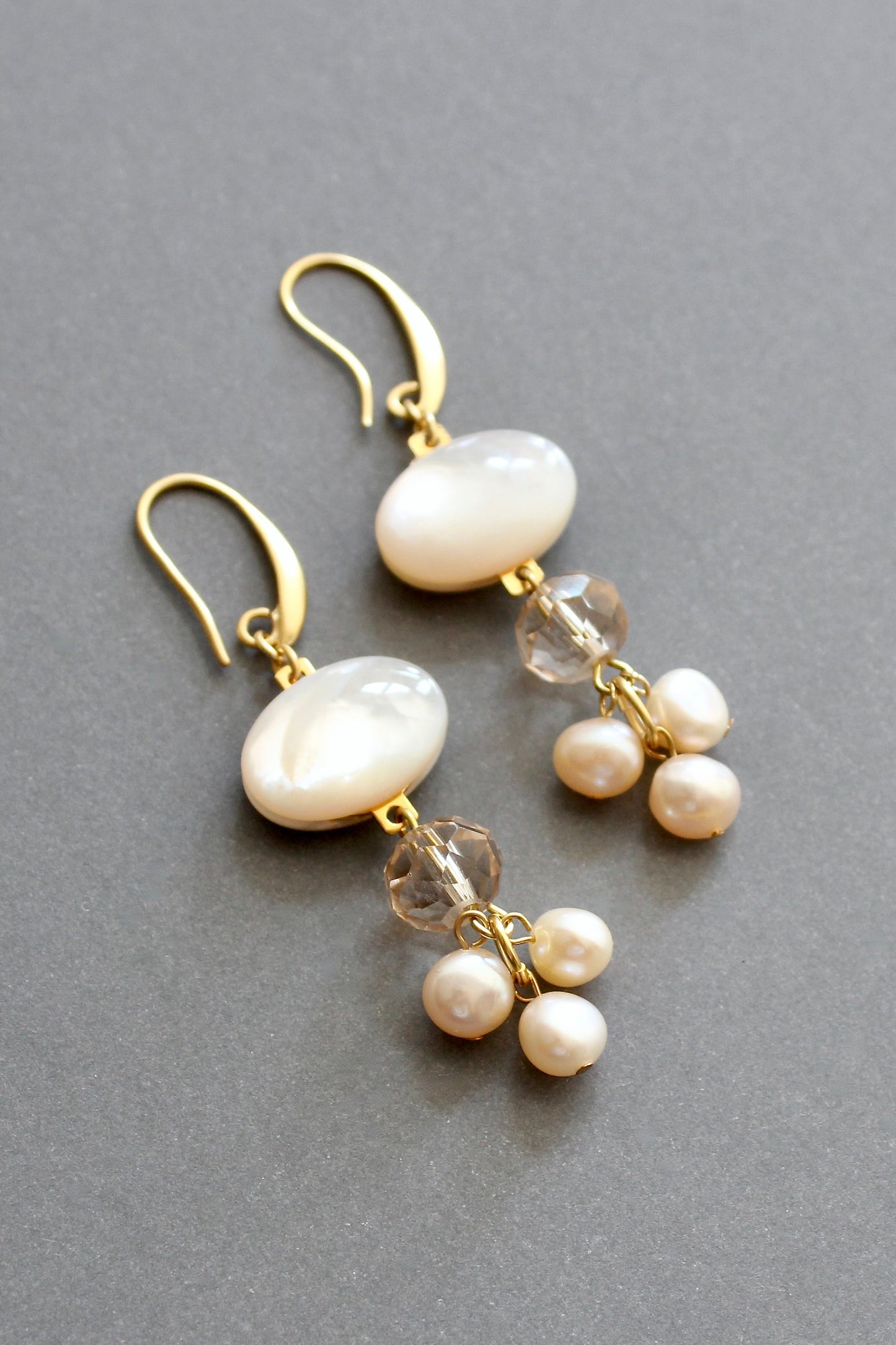 ISLE32 Mother-of-pearl cluster earrings