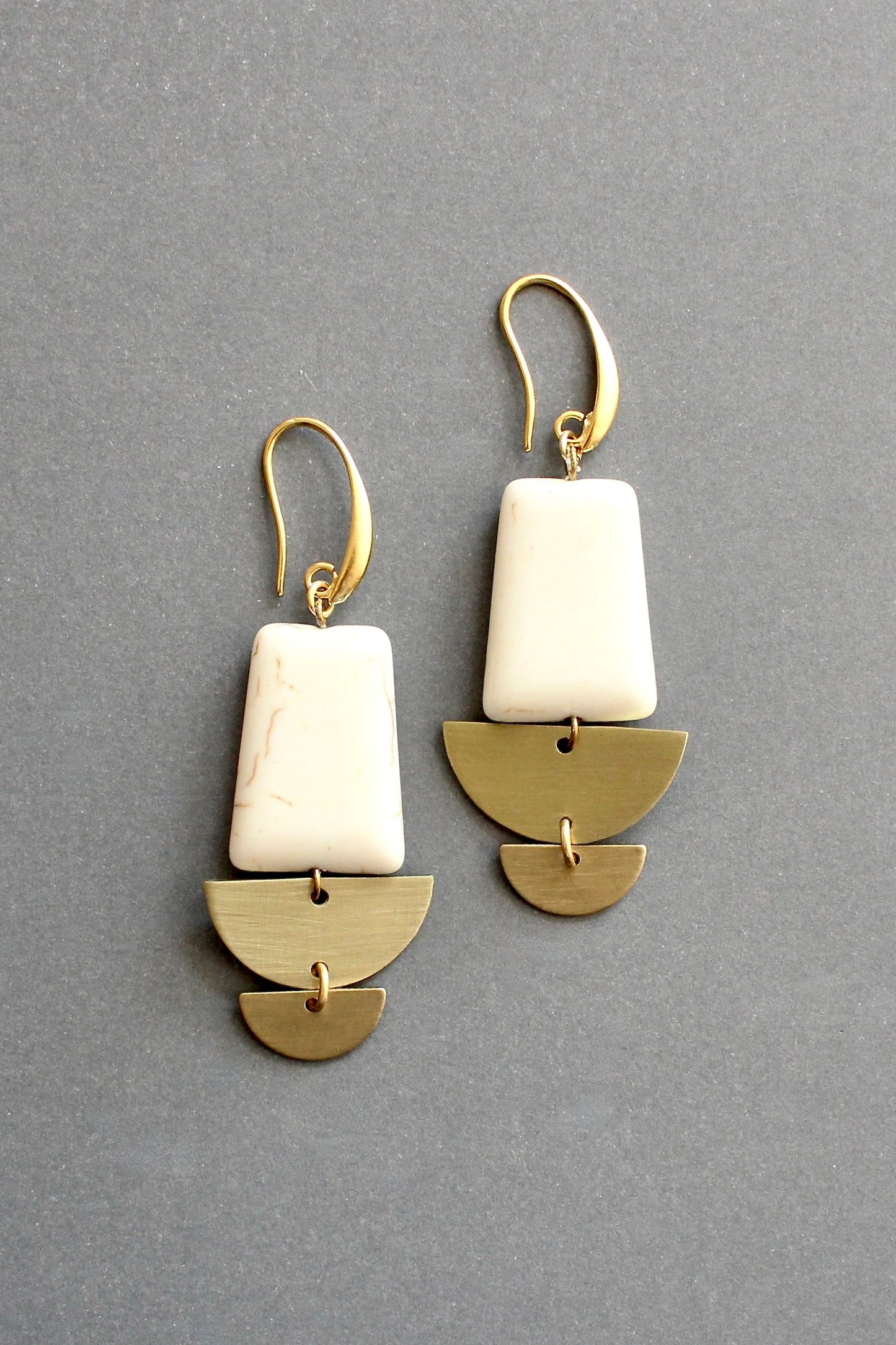 ISLE33 White geometric earrings