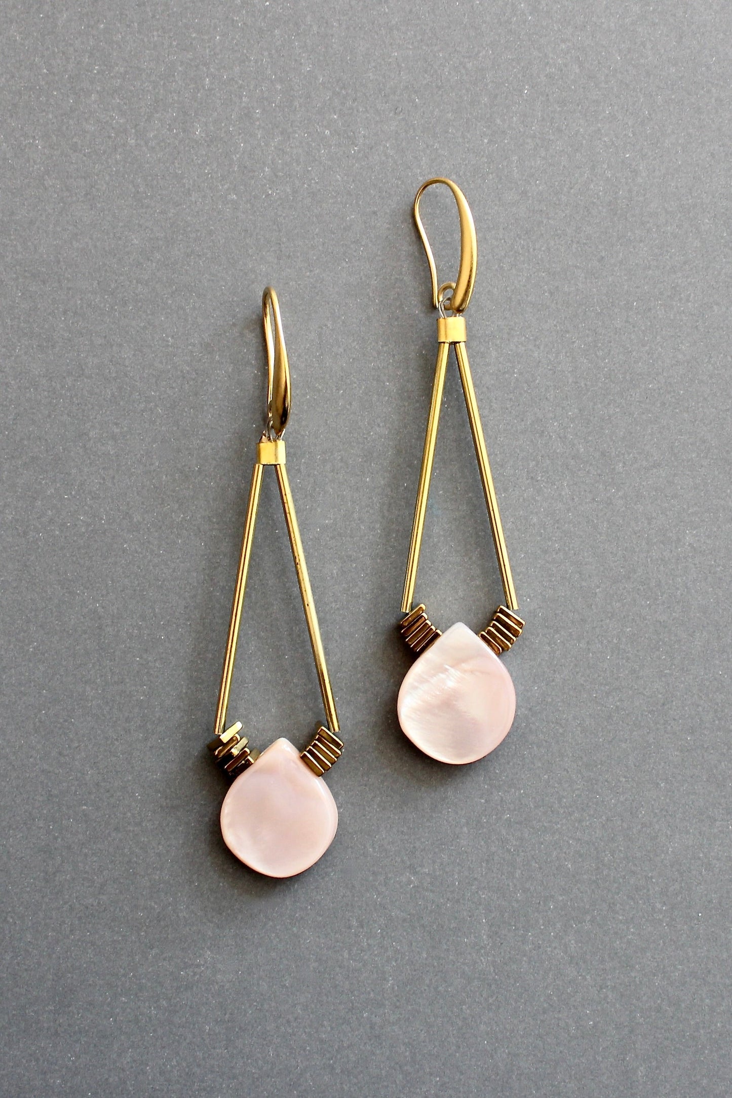 ISLE44 Mother-of-pearl and gold hematite earrings