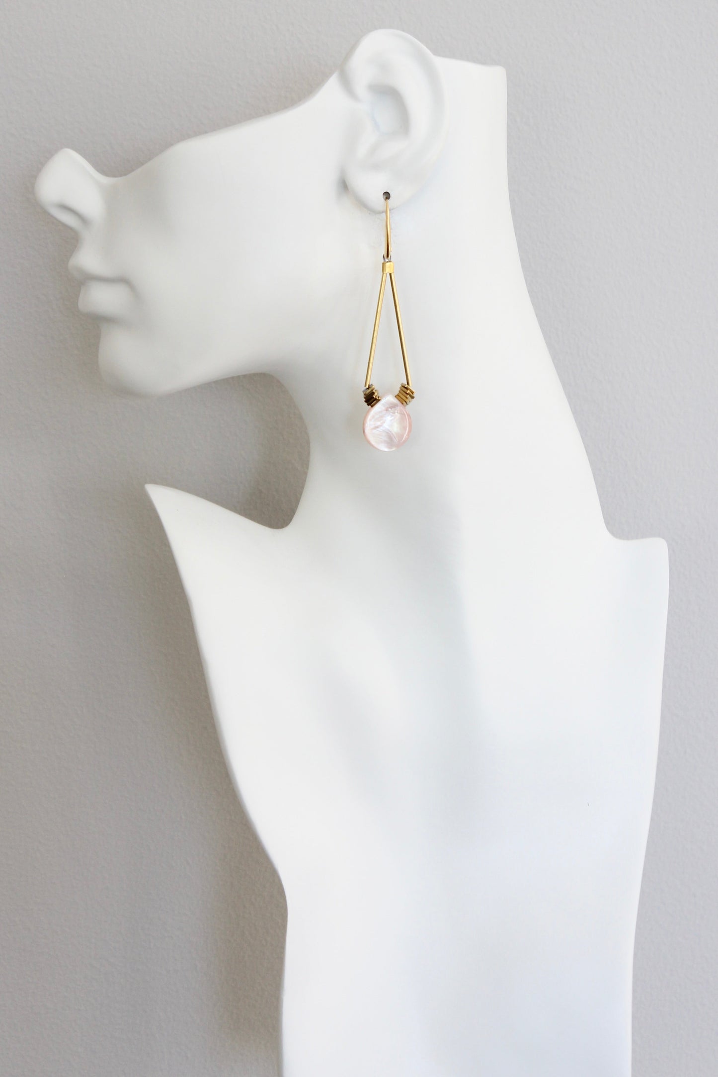 ISLE44 Mother-of-pearl and gold hematite earrings