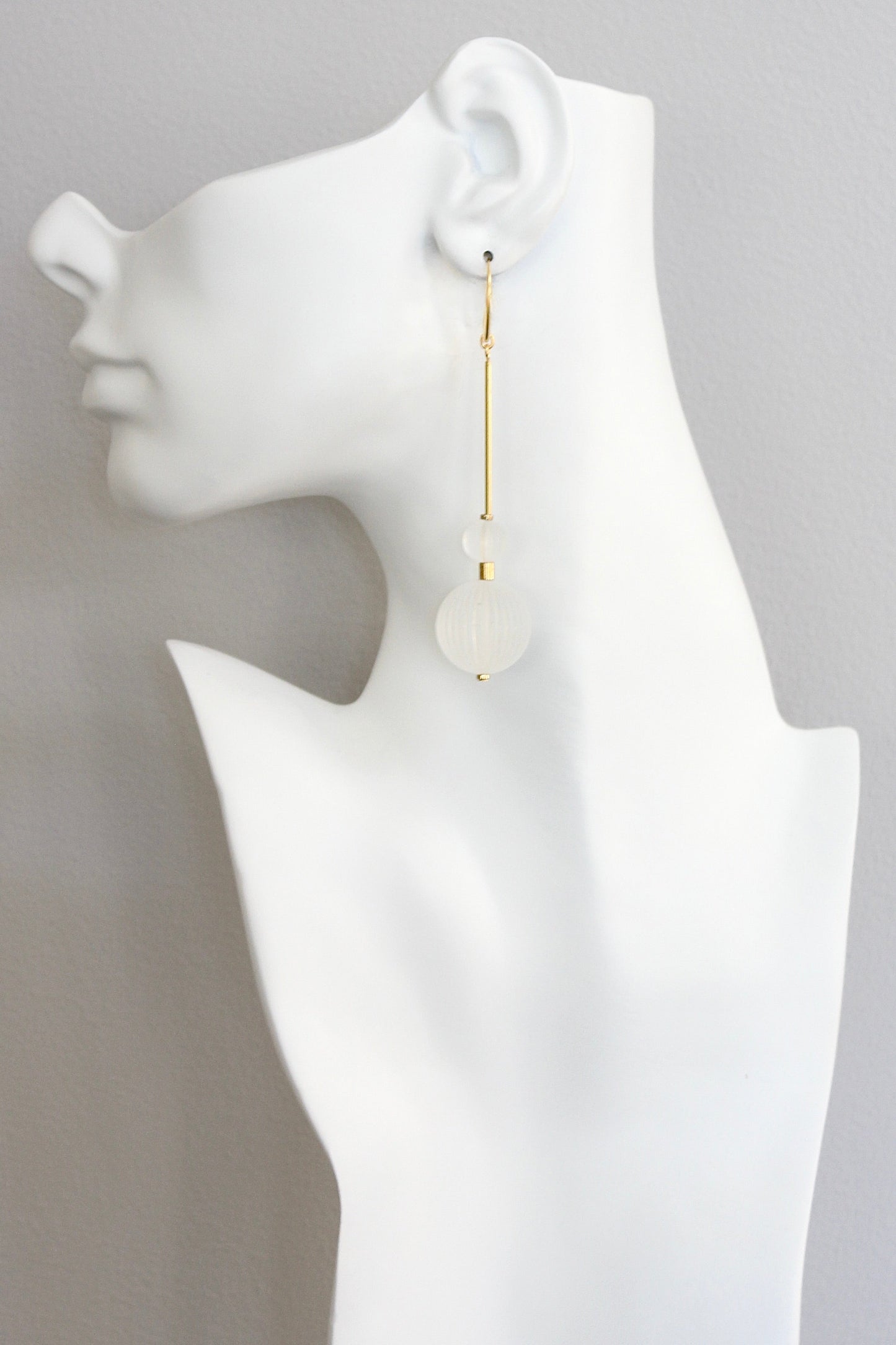 ISLE57 Vintage white acrylic bauble earrings