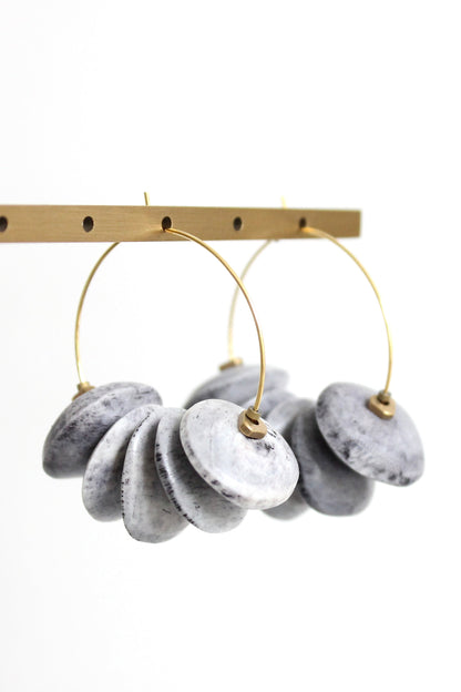 JLTE08 gray disc hoop earrings