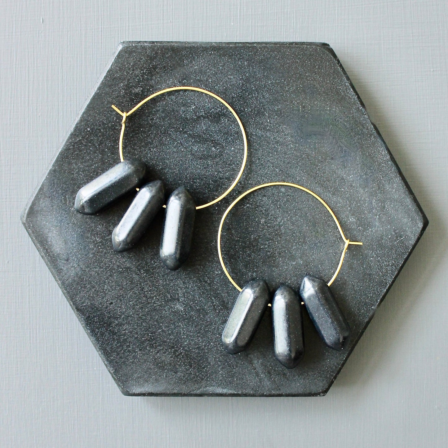 JLTE10 geometric black hoop earrings