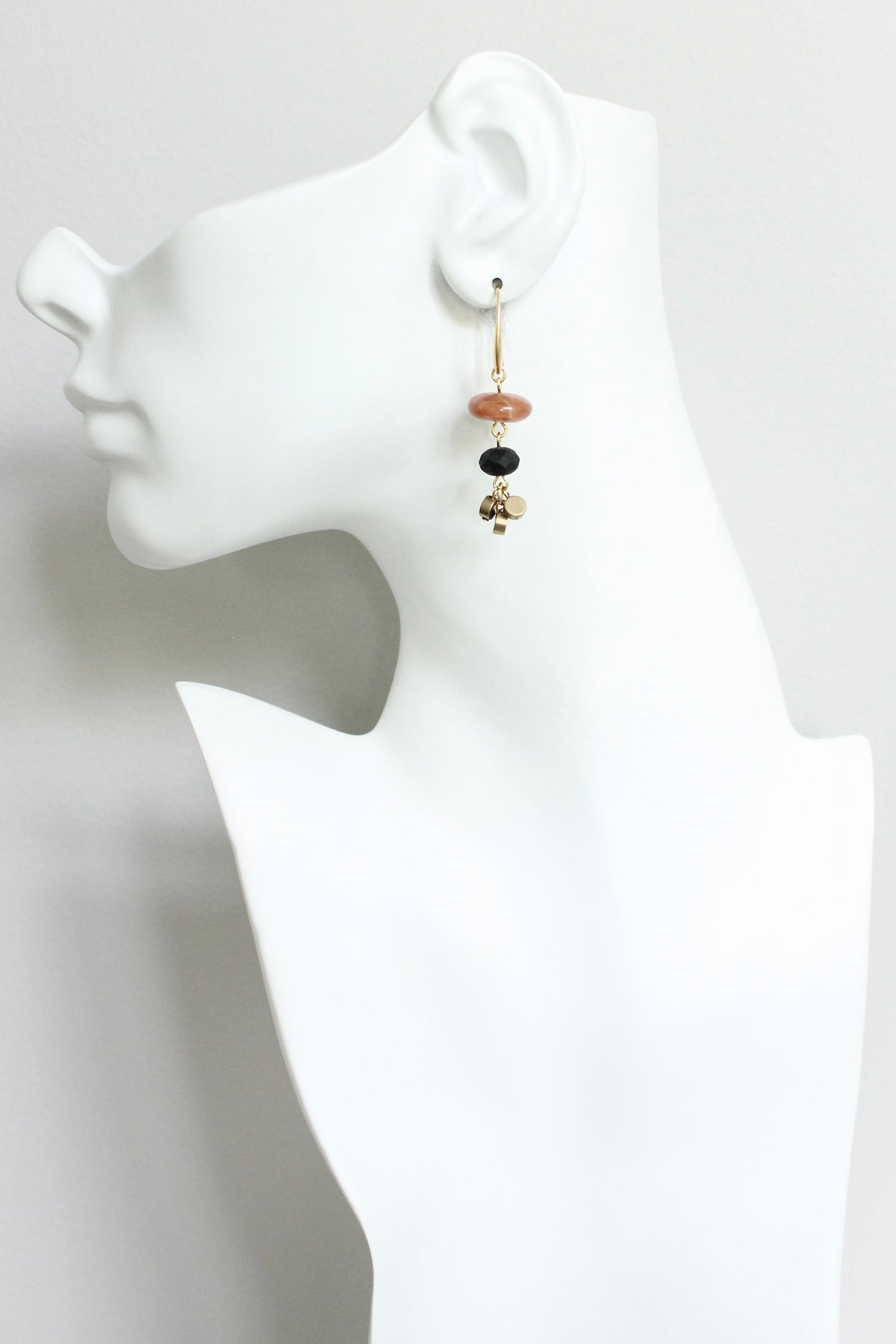 JLTE13 carnelian disc and brass earrings