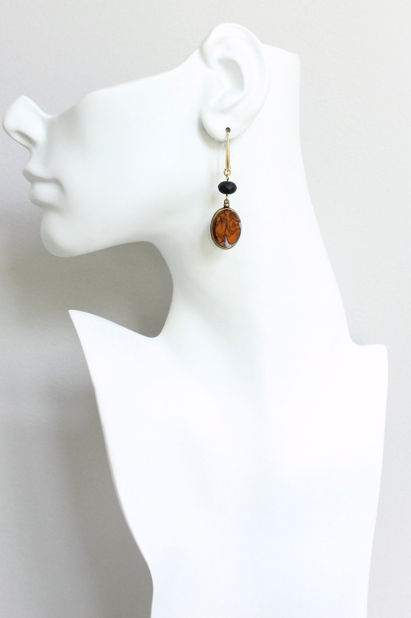 JLTE15 vintage orange glass earrings