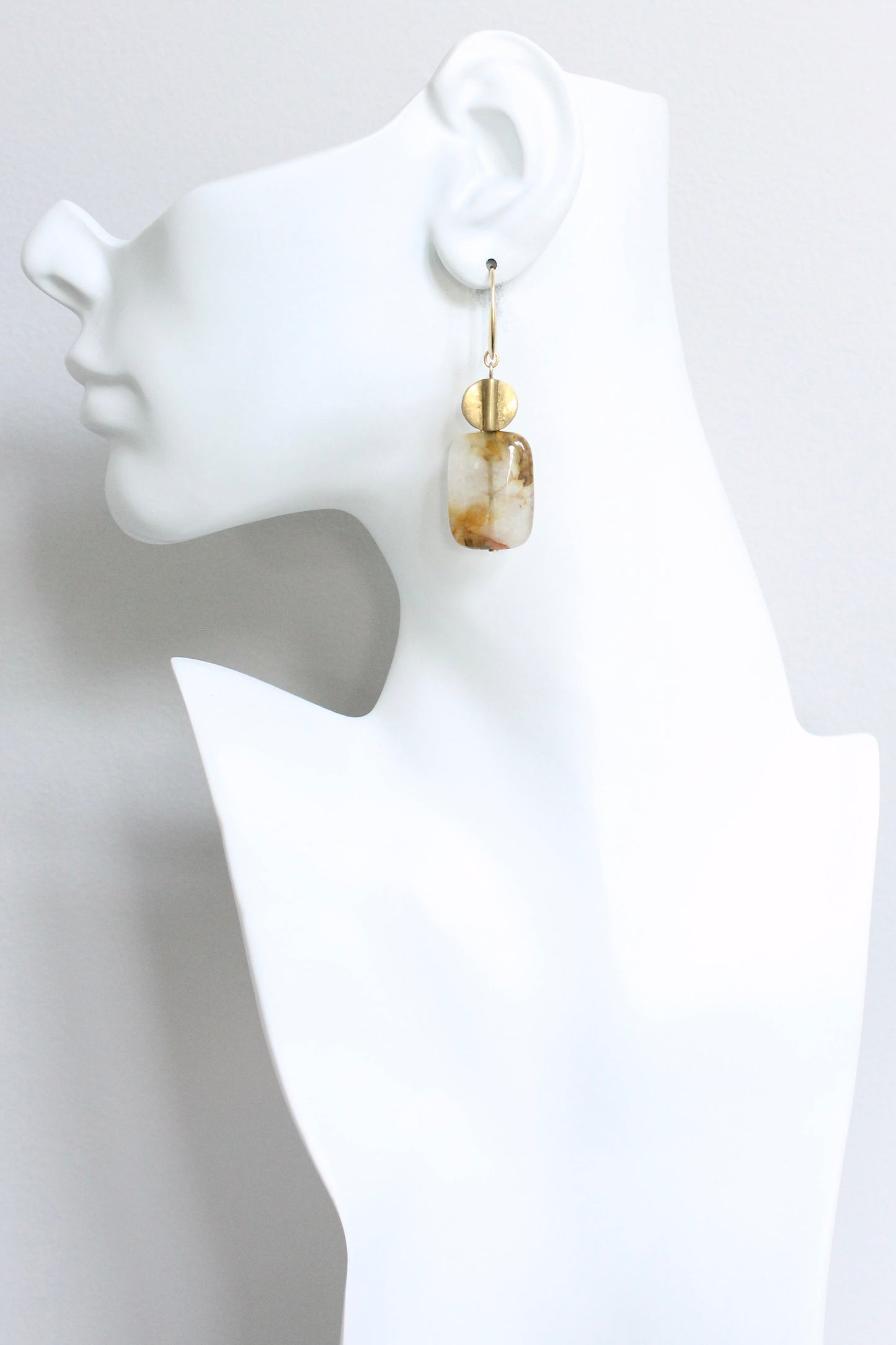 JLTE23 agate and brass earrings