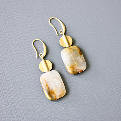 JLTE23 agate and brass earrings