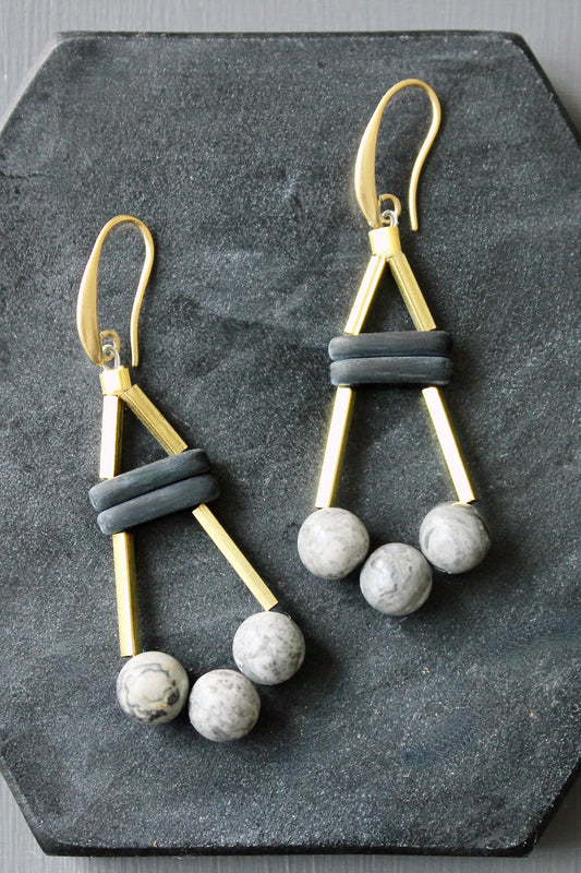 JLTE35 gray and black geometric earrings