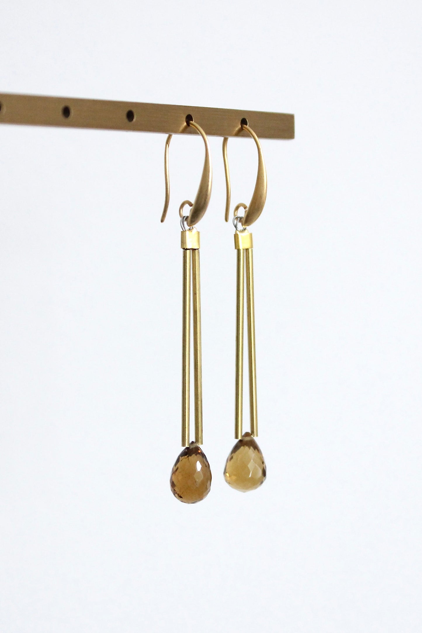 JLTE43 beer quartz geometric earrings