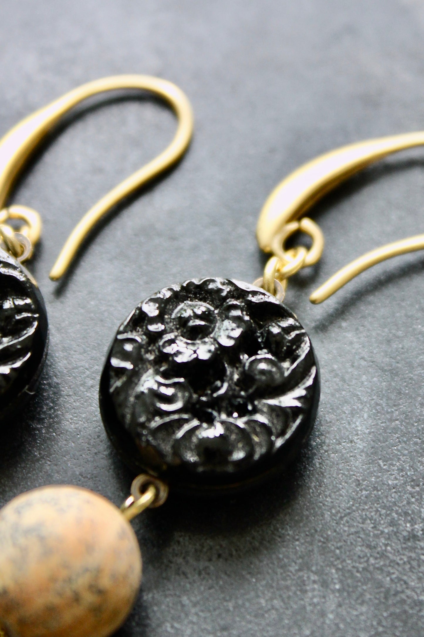 JLTE46 vintage black glass cluster earrings