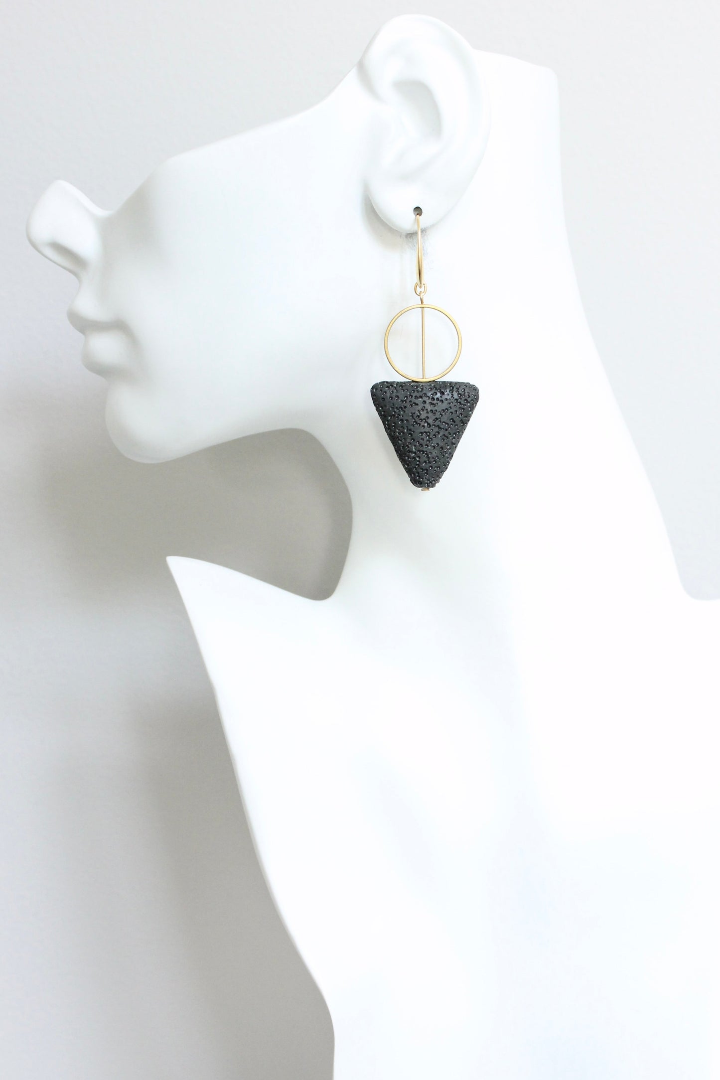 JLTE47 black lava triangle geometric earrings