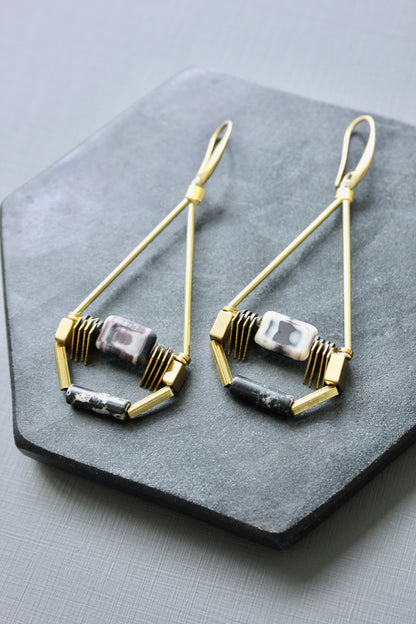 JLTE50 glass and brass geometric earrings