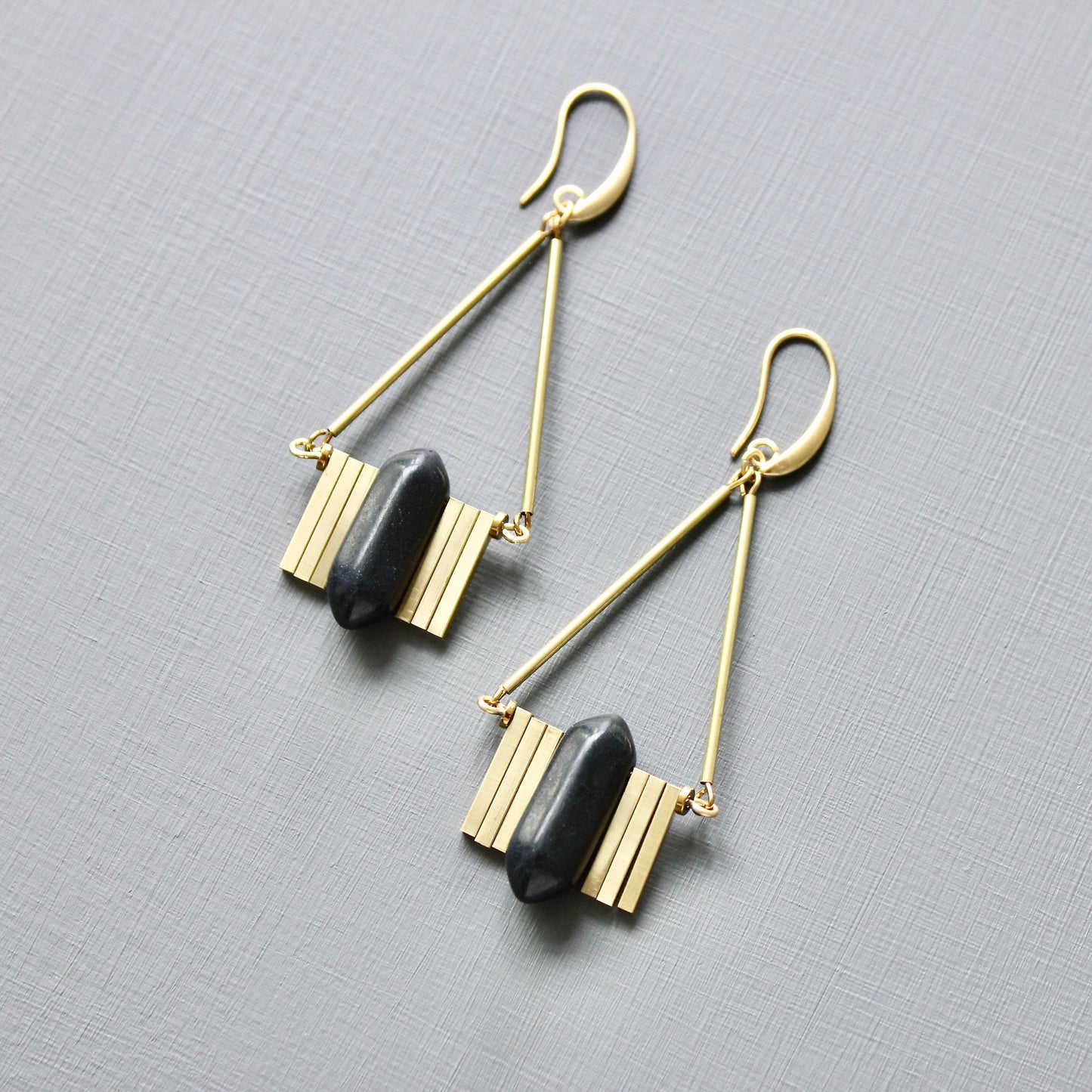 JLTE51 black and brass Artdeco earrings