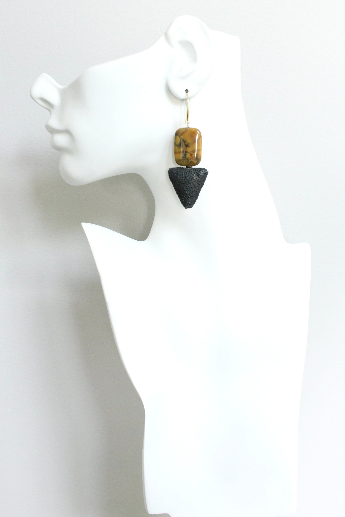 JLTE55 lava and agate earrings