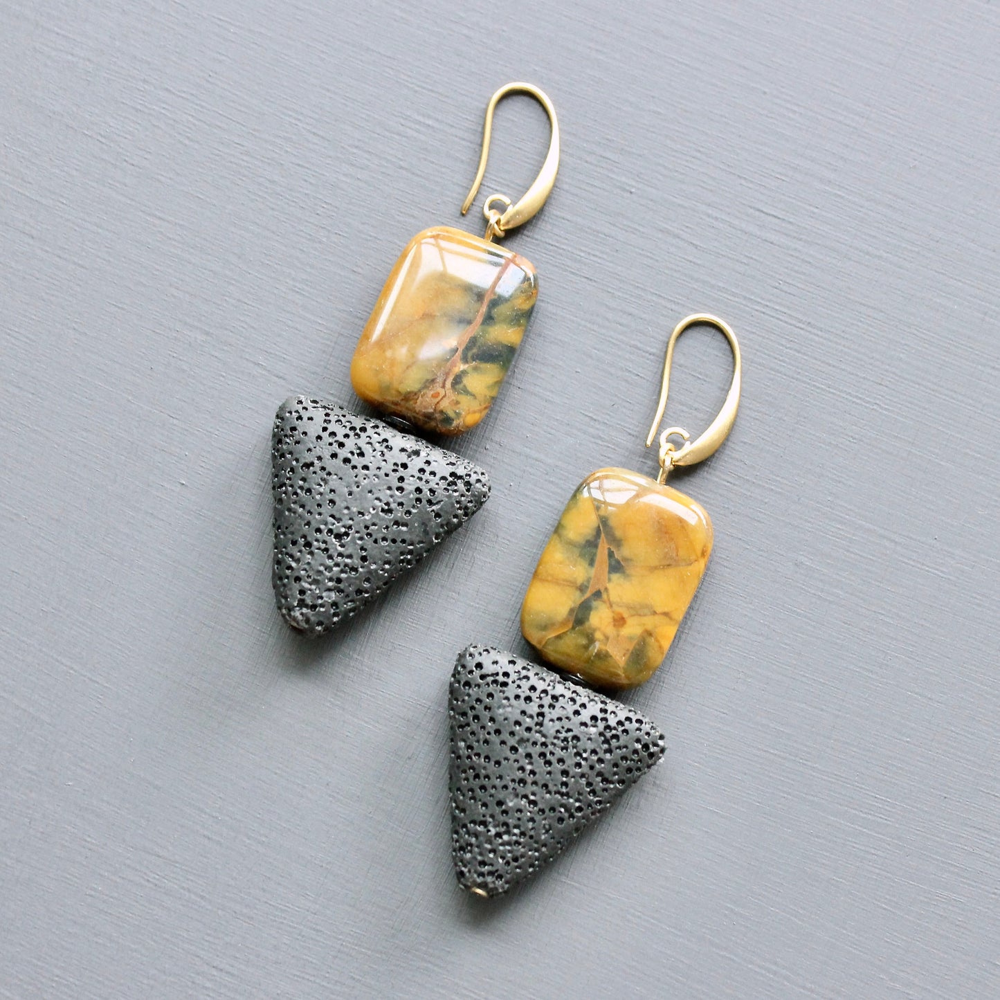 JLTE55 lava and agate earrings