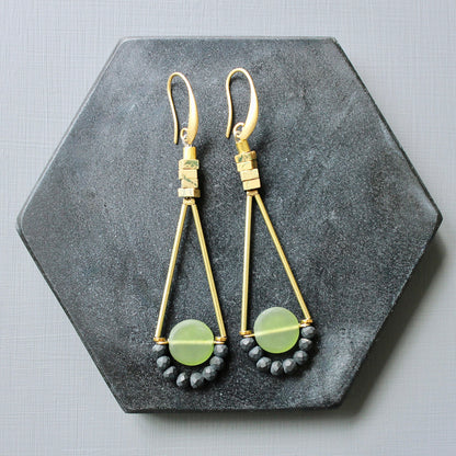 JLTE63 olivine glass geometric earrings