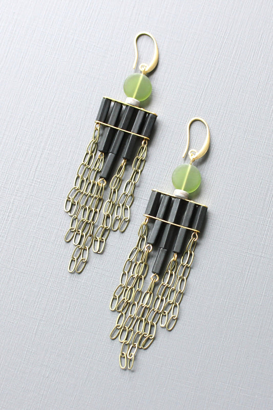 JLTE72 olivine and black shoulder duster earrings