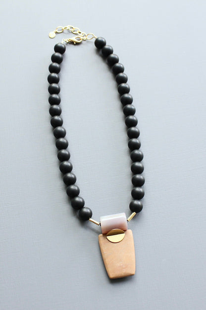 LEX117  Jet glass and jasper pendant ArtDeco necklace