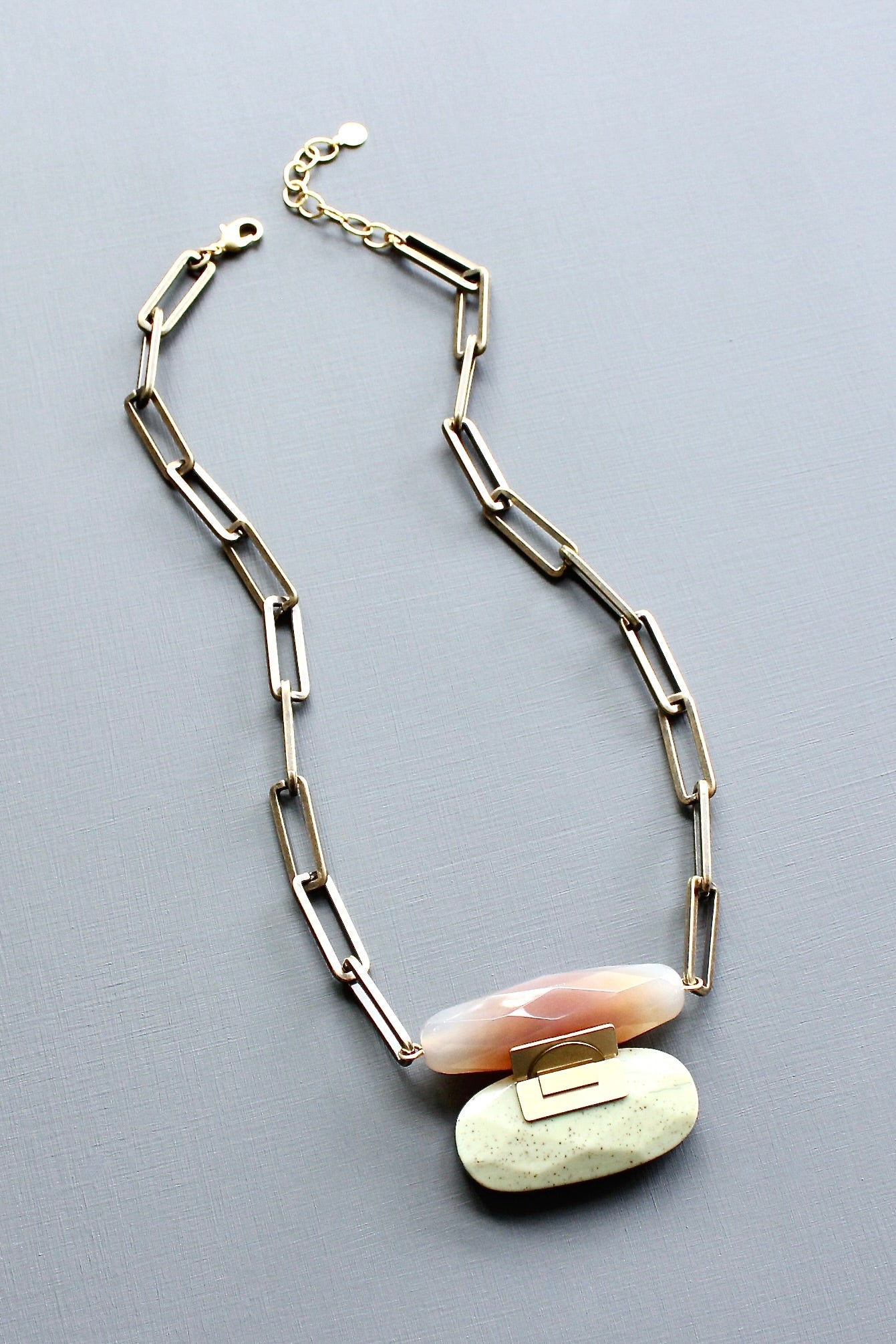 LEX120 Agate and jasper pendant necklace