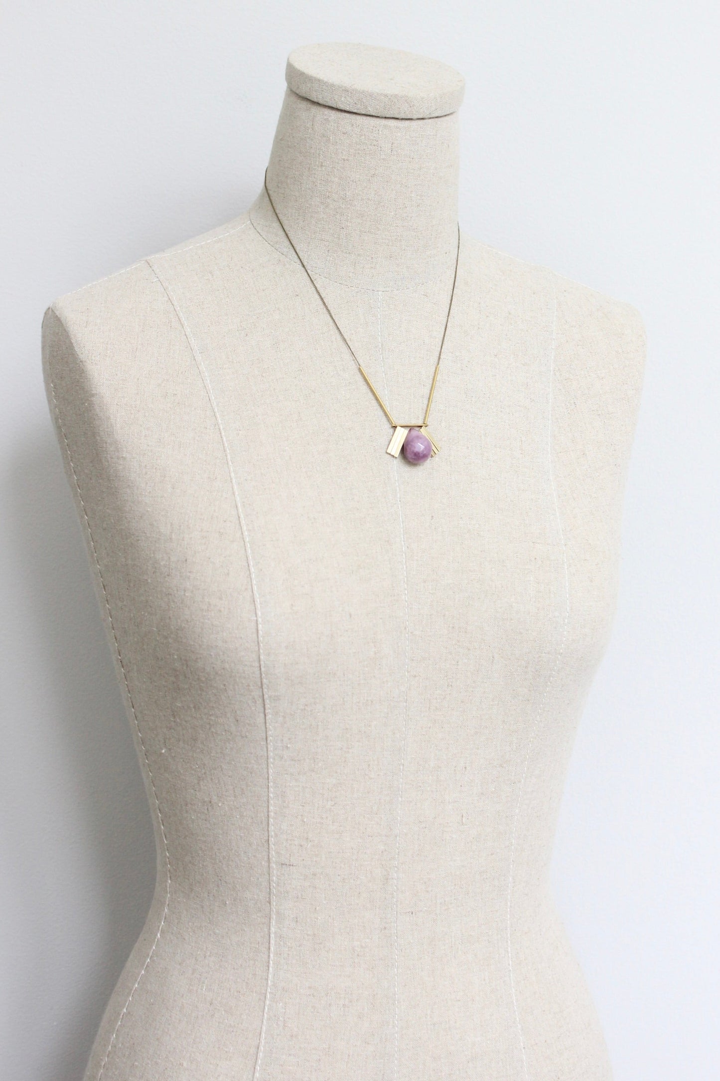 LEX218  Purple ArtDeco pendant necklace