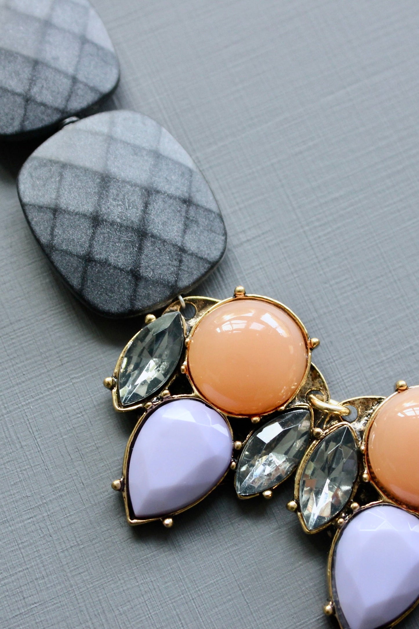 LEX220 Lavender and peach necklace