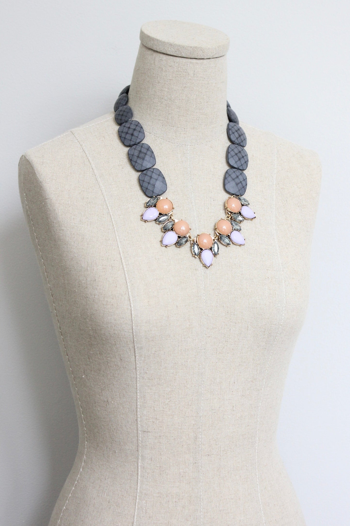 LEX220 Lavender and peach necklace