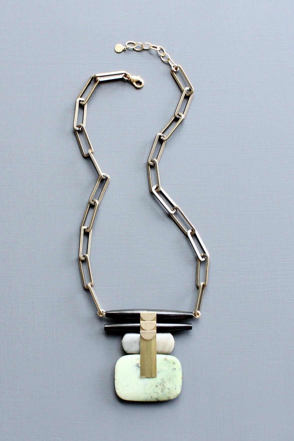 LEX320 Green and black ArtDeco pendant necklace