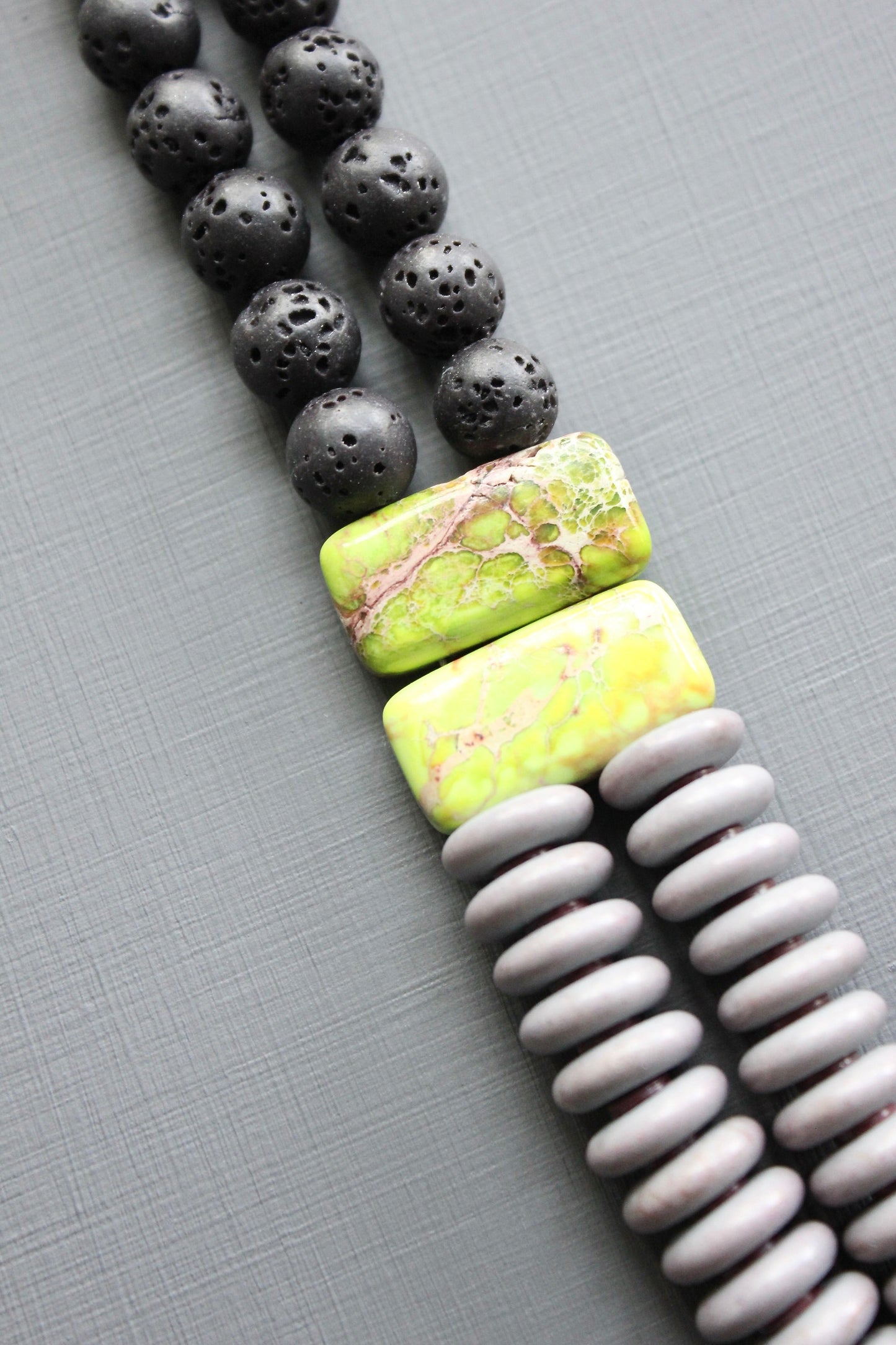 LEX421 Double strand lavender and black necklace