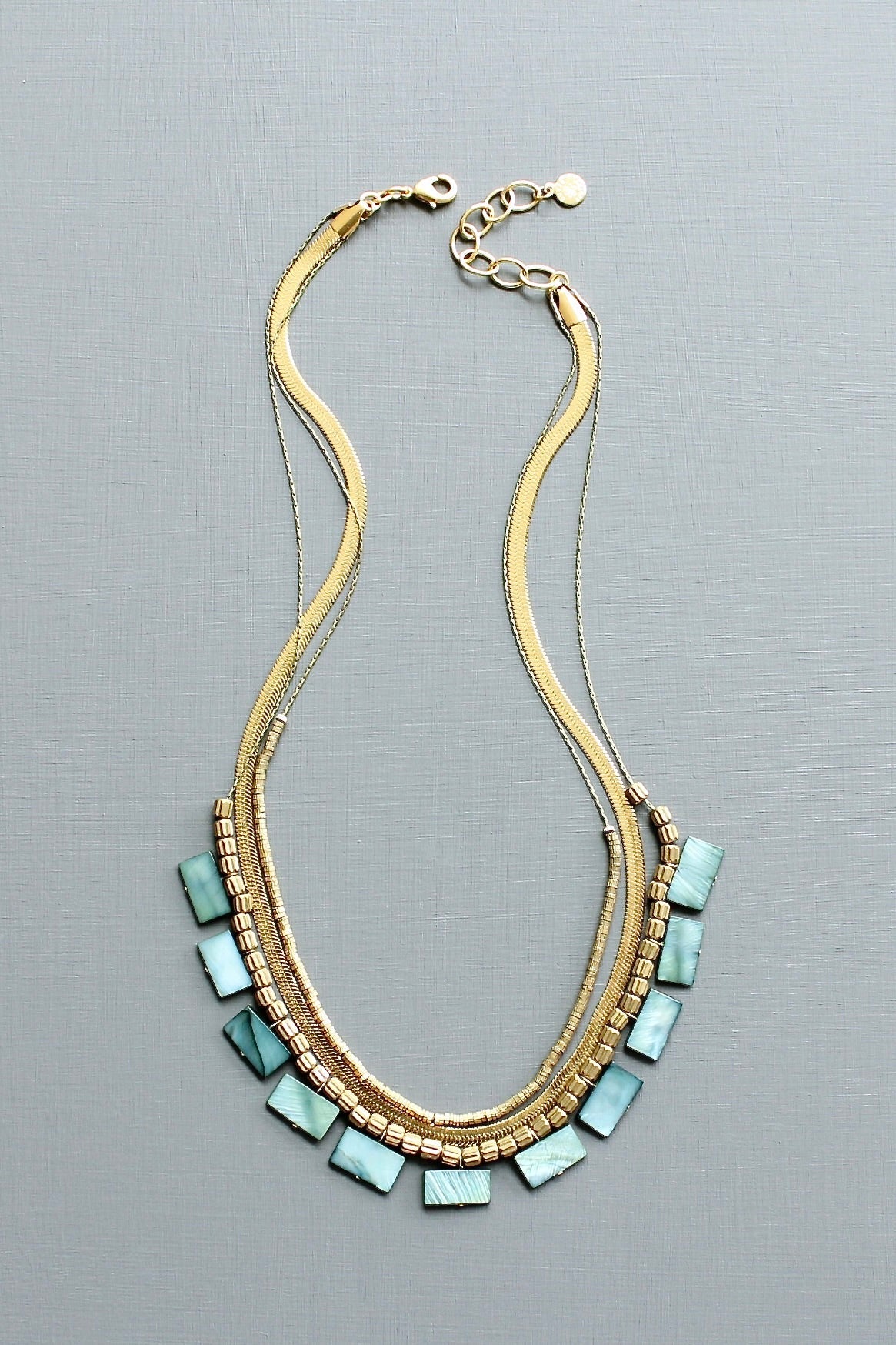 LEX517  Green shell and snake chain triple-strand necklace