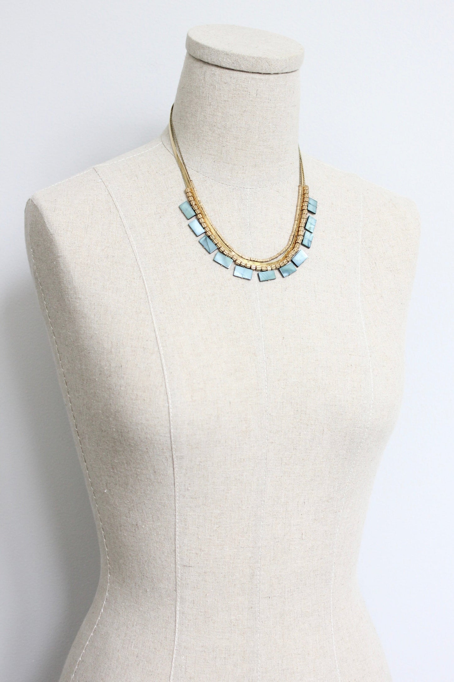 LEX517  Green shell and snake chain triple-strand necklace