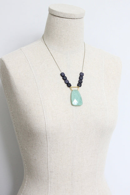 LEX519  Blue goldstone and jade pendant necklace