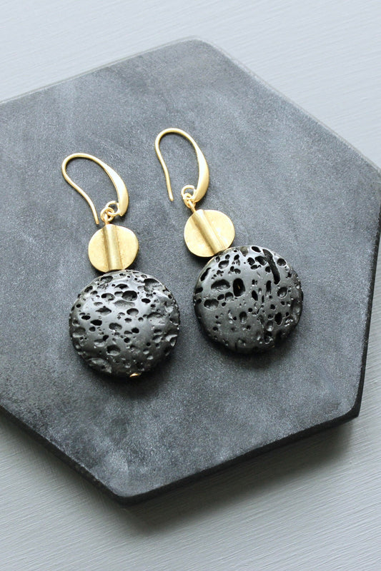LEXE28 Black lava earrings