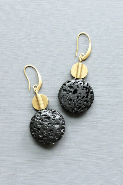 LEXE28 Black lava earrings