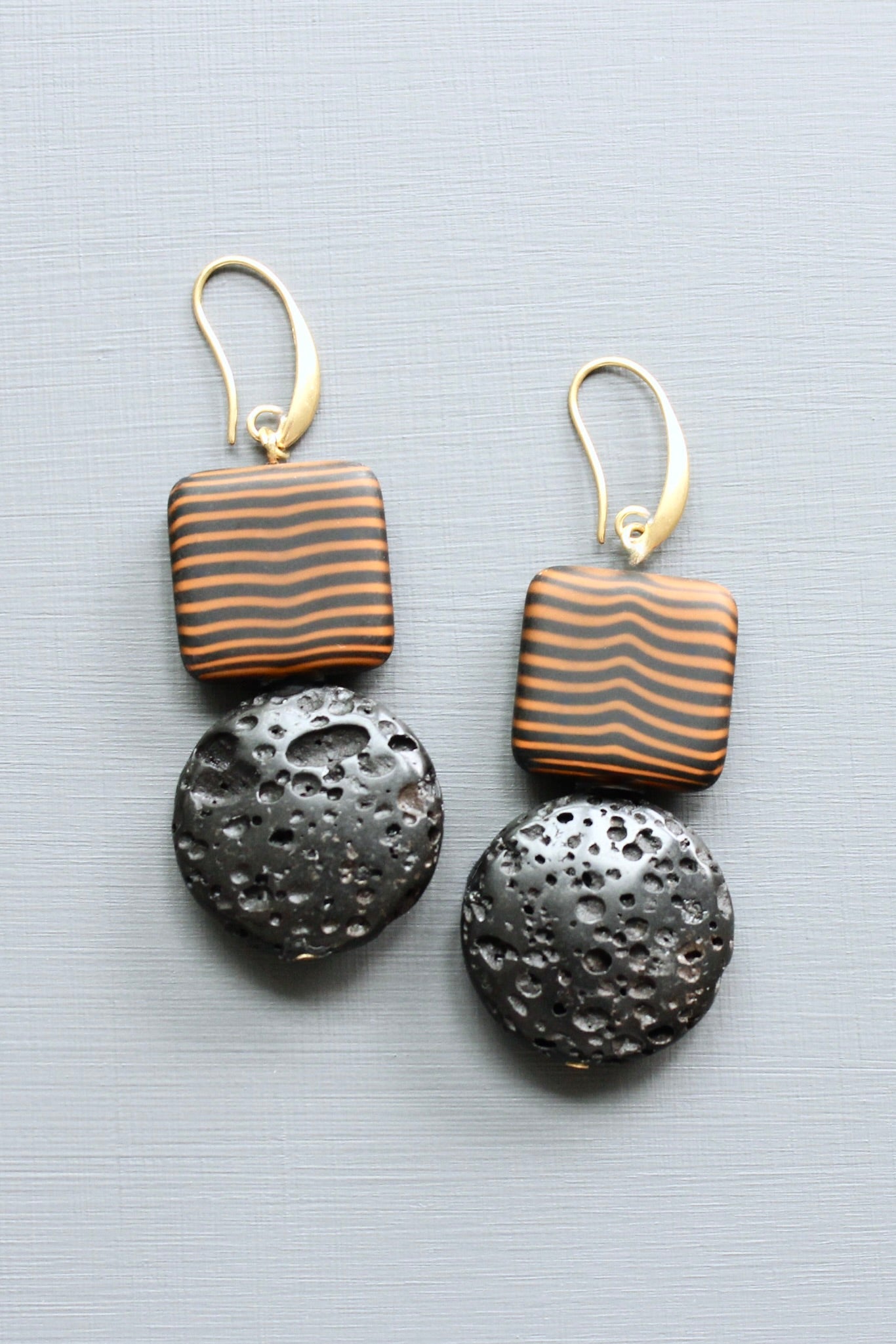 LEXE32 Striped glass and lava earrings