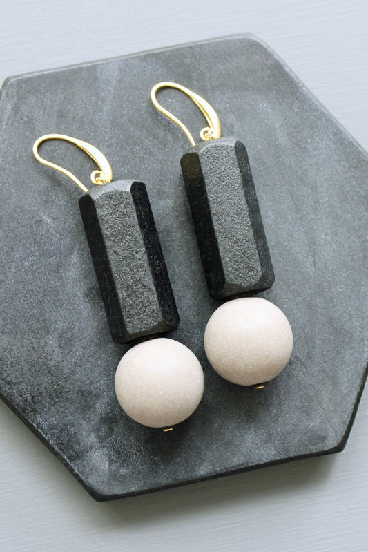 LEXE42 Black and chestnut earrings