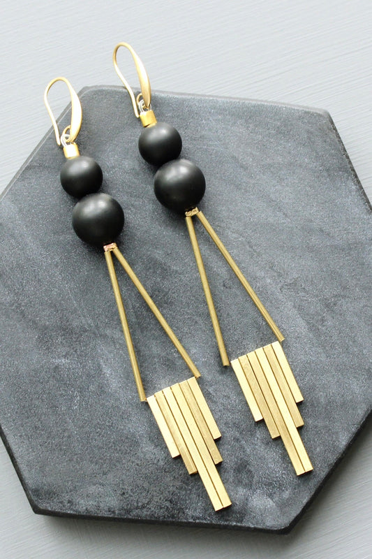 LEXE61 Jet glass geometric earrings