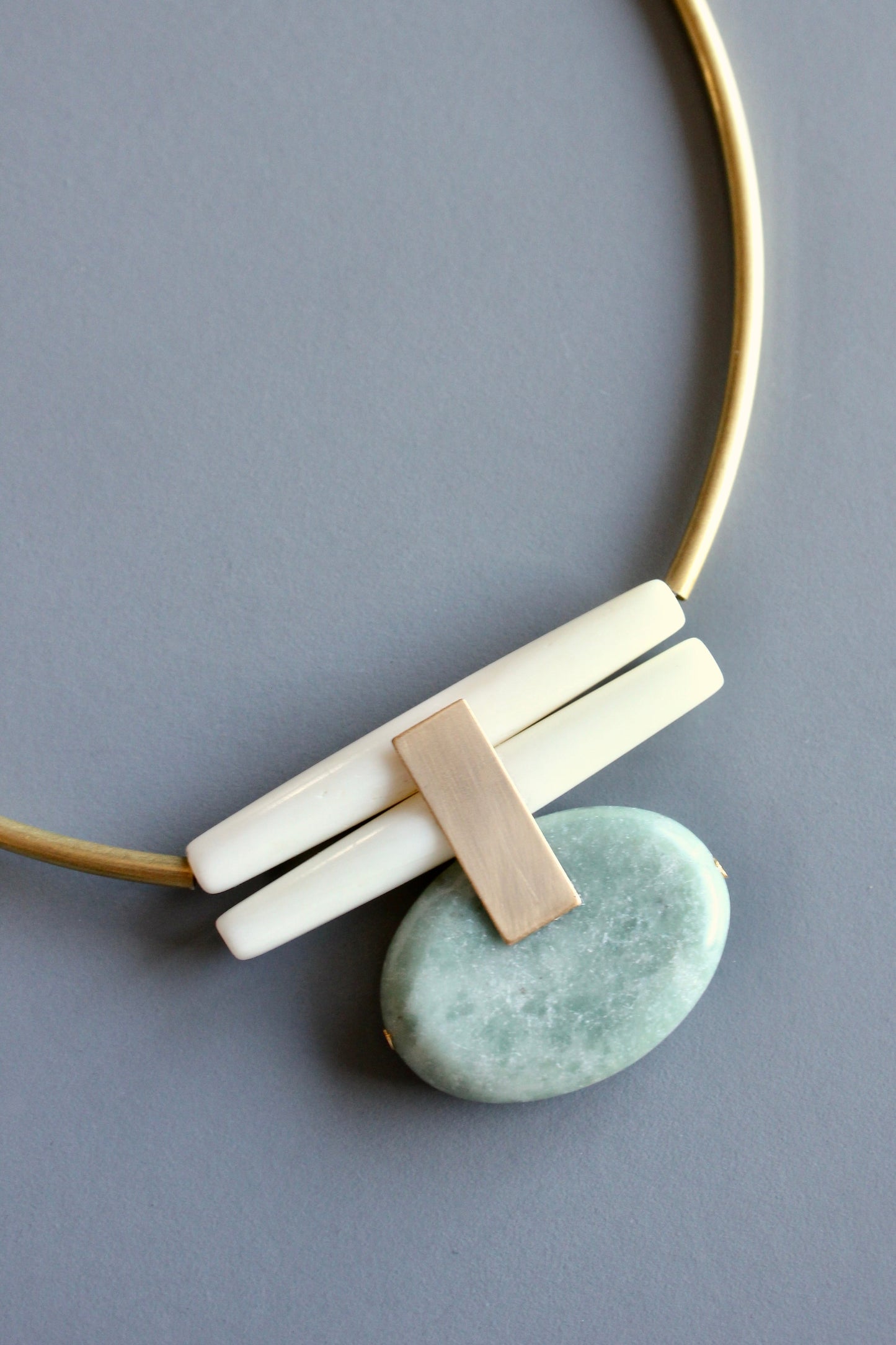 MLN114 Green jasper and brass Artdeco necklace