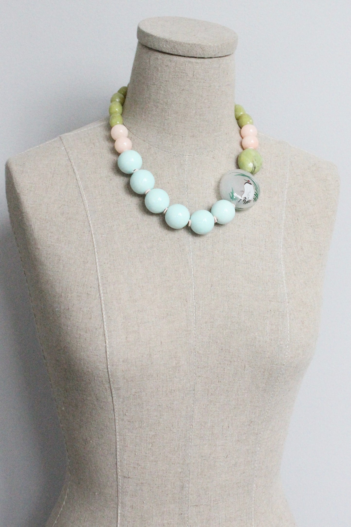 MLN118 Chunky necklace with Chinese reverse painted glass bead with red-crowned crane