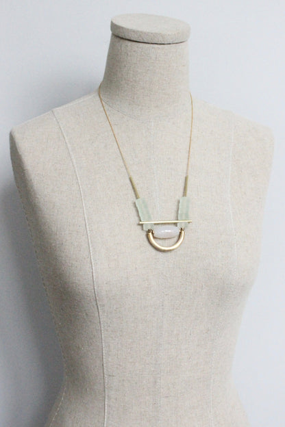 MLN121 Glass and agate geometric necklace