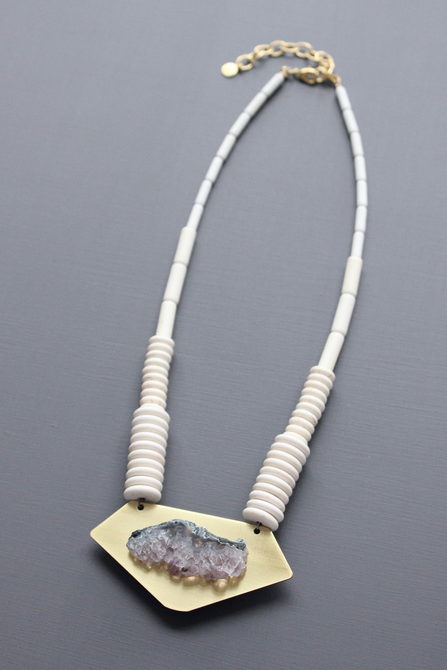 MLN219 Agate and brass Artdeco necklace