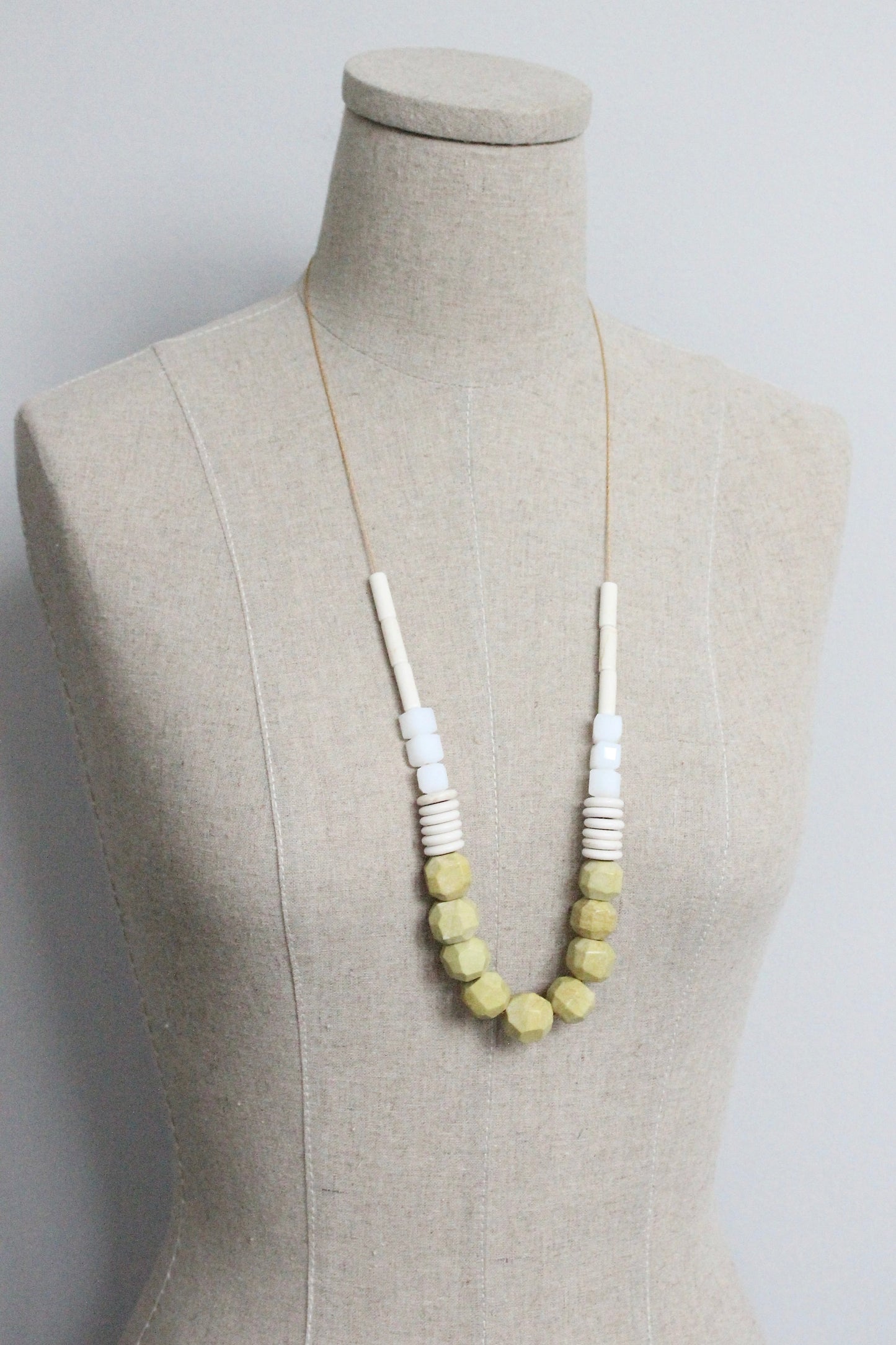 MLN230 Green turquoise and glass geometric necklace