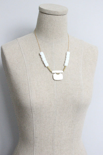 MLN320 Artdeco white pendant necklace