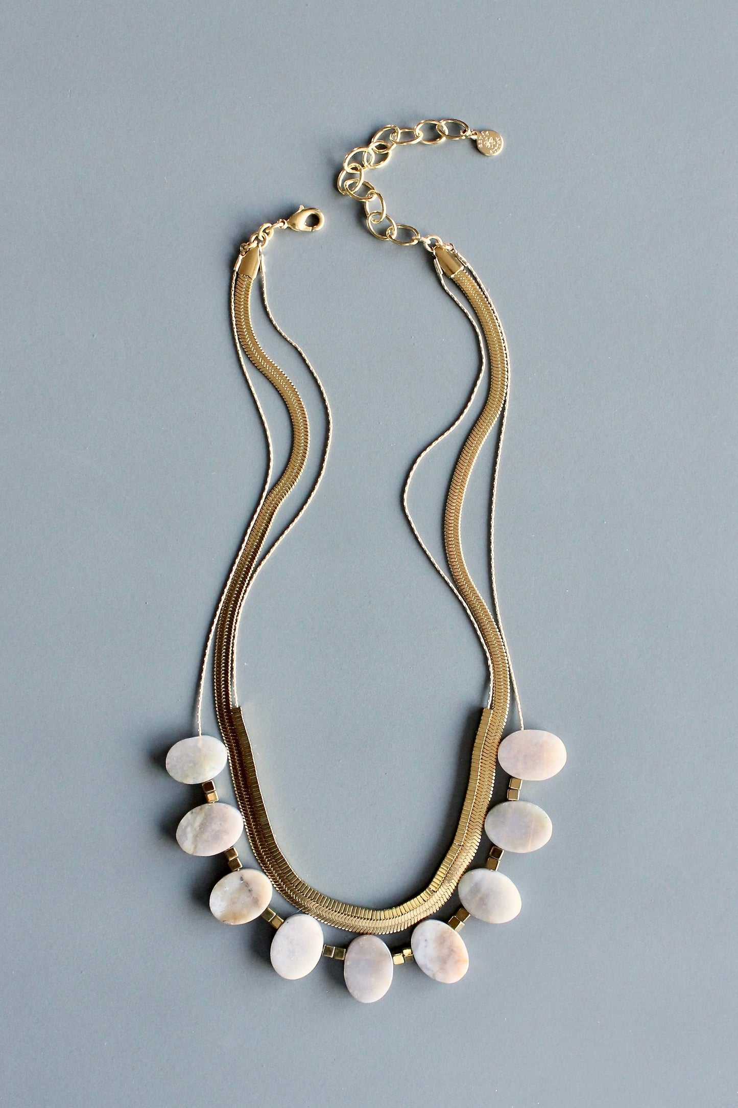 MLN416 Triple strand agate and snake chain necklace