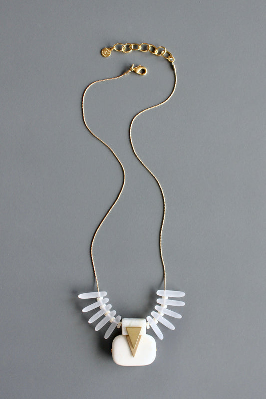 MLN418 White glass fringe Artdeco necklace