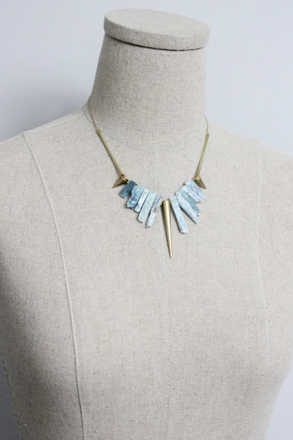 MLN916 Kyanite and brass geometric necklace