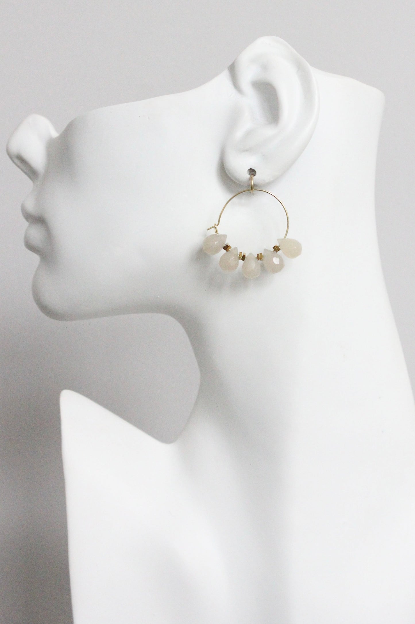 MLNE02 Dyed jade mini hoops