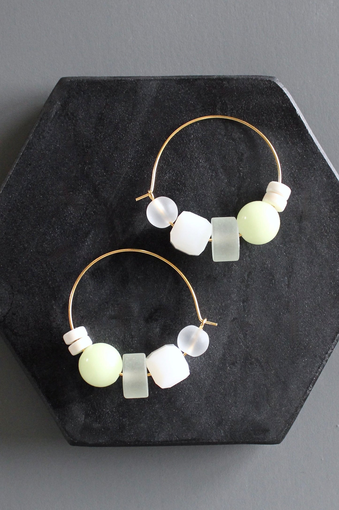 MLNE05 Multi stone hoop earrings
