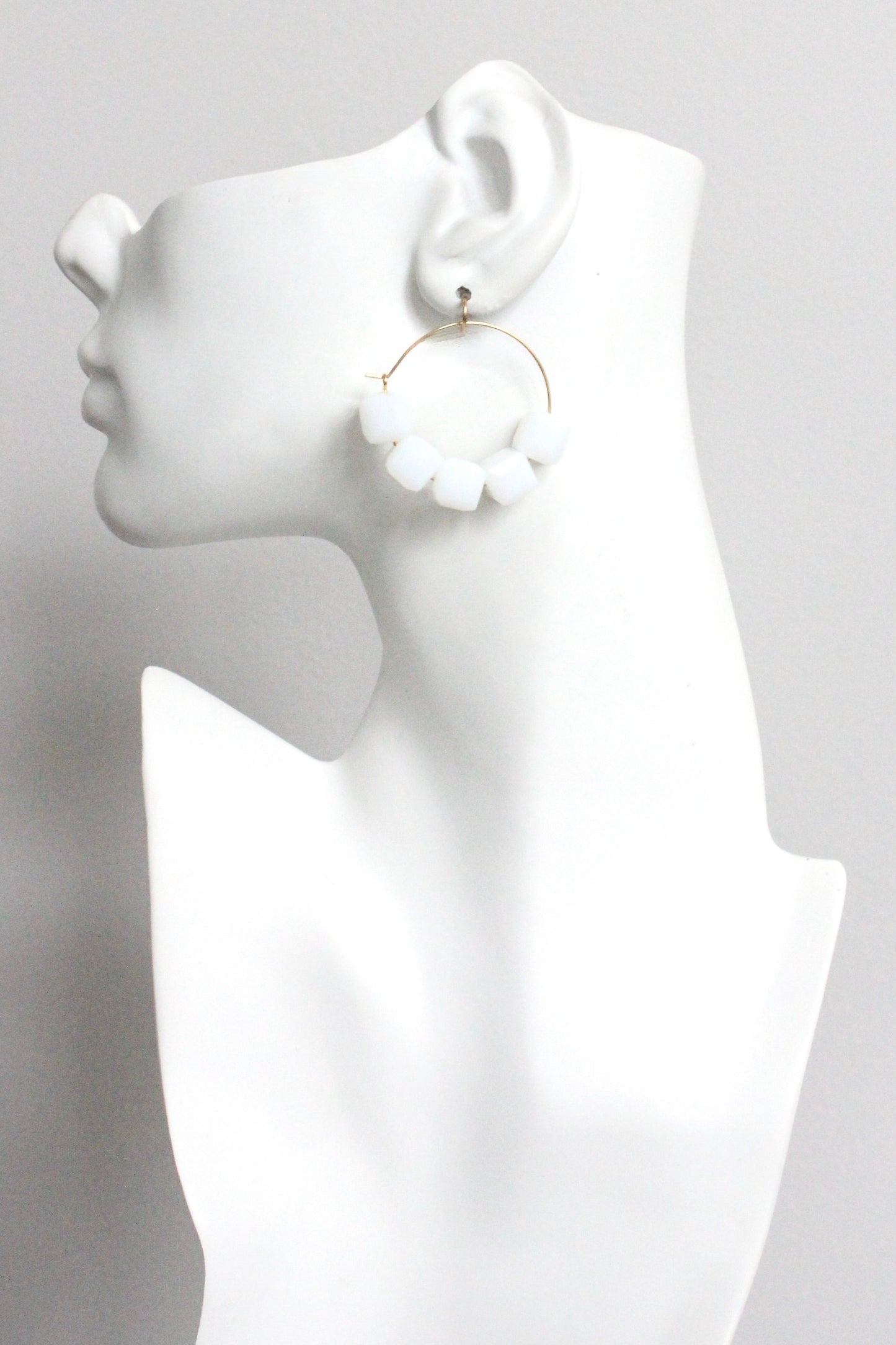 MLNE06 Opal glass hoop earrings