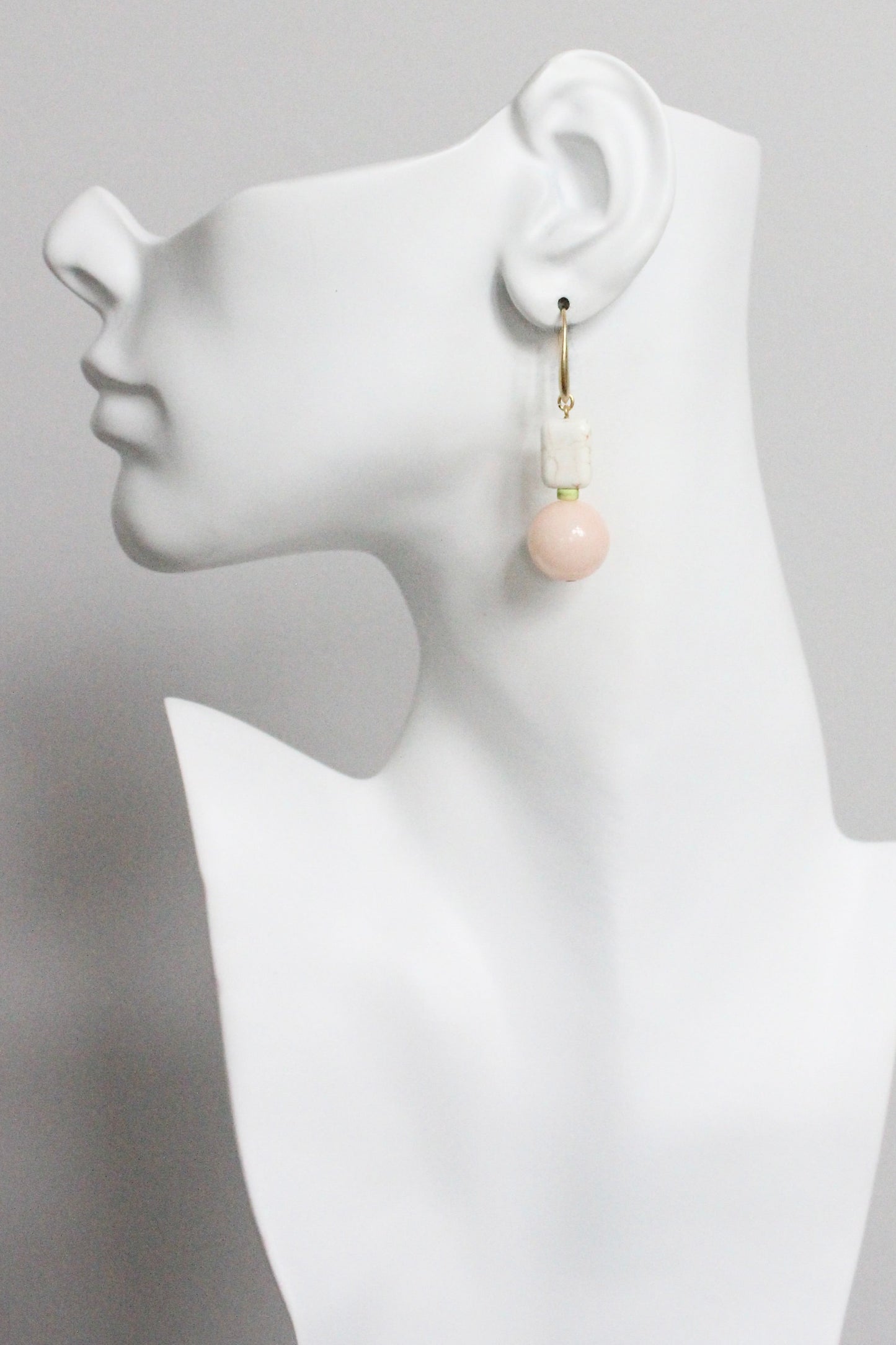 MLNE13 Pink jade and white earrings