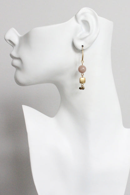MLNE15 Dyed mauve jade and brass earrings